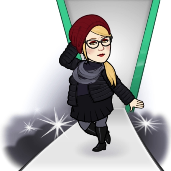 Meet your unique stylish Posher, Angela - Picture 5 of 8